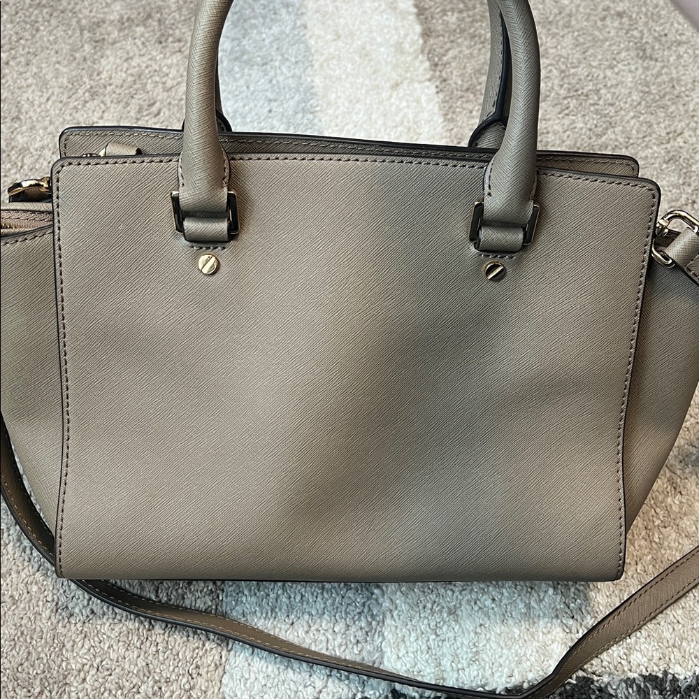 Michael Kors Medium Selma Satchel, taupe, pre-loved condition! - Picture 4 of 9